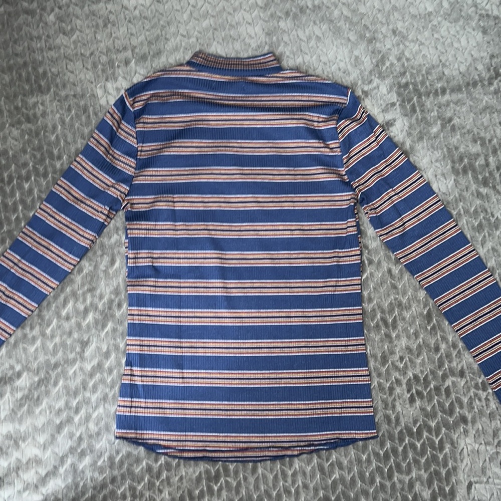 Wonderly mock neck long sleeve size S, cute pattern - Picture 3 of 3